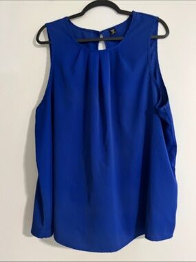 SHEIN Sleeveless Pleated Keyhole Tank - Blue